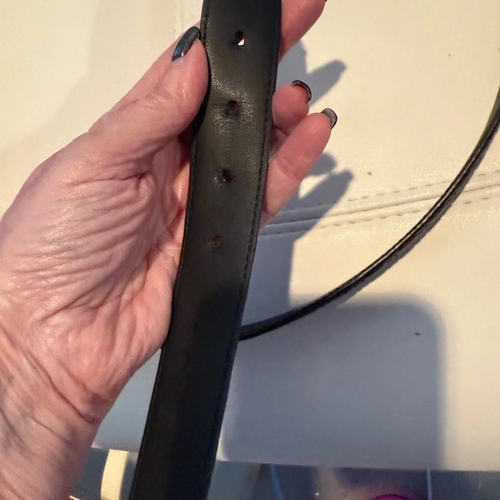 Black Logo Embossed Leather Gucci Belt Size 110